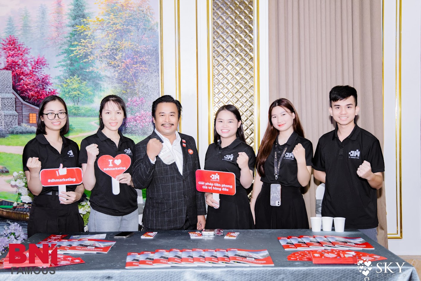 Đội ngũ DH Marketing
