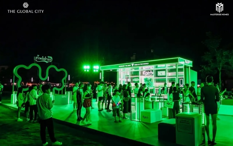 Cuộc Đua Marketing Ngành Bia Countdown 2025 – Cơ Hội Hay ‘Đốt Tiền” Gian hàng của Carlsberg tại The Global City thu hút được nhiều người ghé thăm