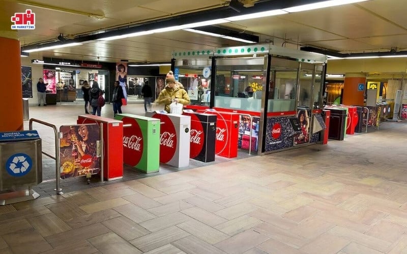 Truyền thông tại Metro: Cách thức quảng cáo tuy cũ mà mới Hình thức truyền thông tại Metro phổ biến trên thế giới nhưng vẫn mới lạ ở Việt Nam