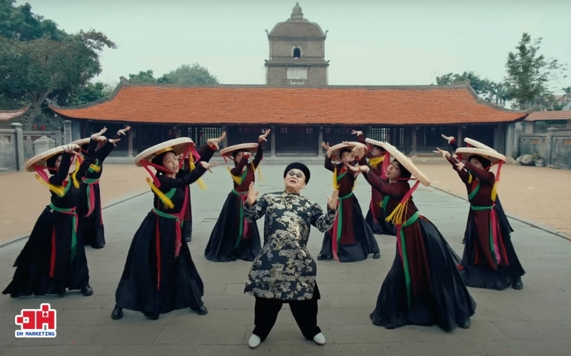 Nghệ sĩ Xuân Hinh góp mặt trong MV Băc Bling của Hòa Minzy